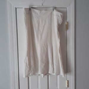 NWT: Investments Cream Gored Skirt 2x